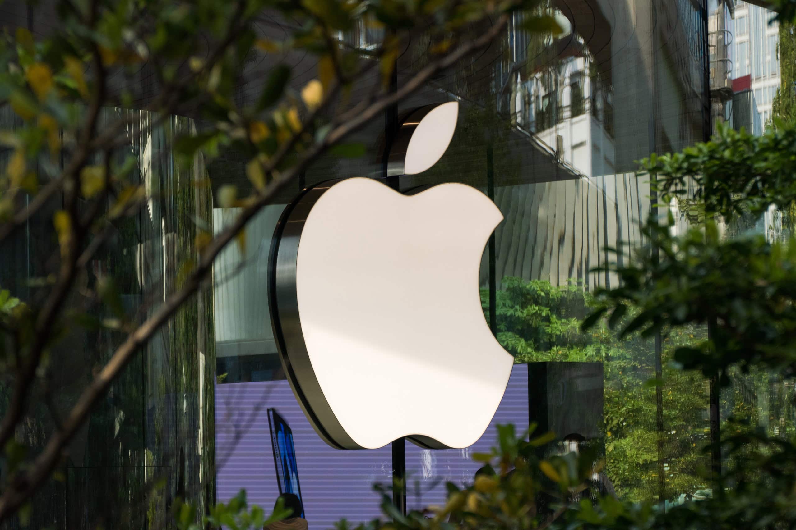 Apple e Tesla tiveram dados sigilosos expostos por falha em segurança de empresa indiana, diz agência